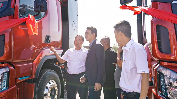 一批乘龙H5换电牵引车在内蒙古鄂尔多斯顺利交付-突尼斯TUN空运